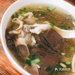 南京乡村老鸡汤面馆的小杂汤 一碗暖心的地道风味